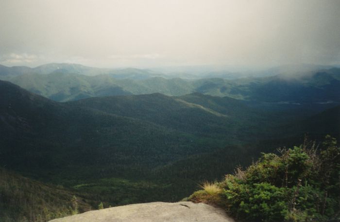 Another shot during the descent. I wonder what that body of water is, at the middle right?