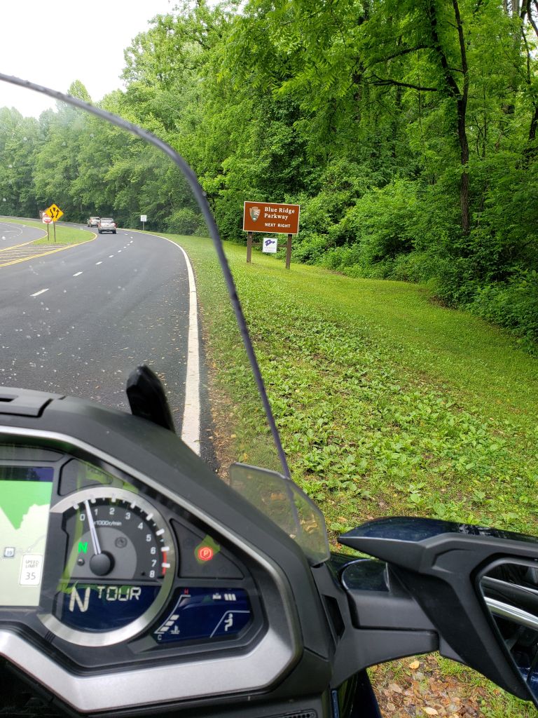 After T'ing into Rt 441 near Cherokee and seeing no Visitors' Center, we turned east to find it (nix) and returned west to find this sign. Still no big Mile-469 (or -0) Visitors' Center that I expected.