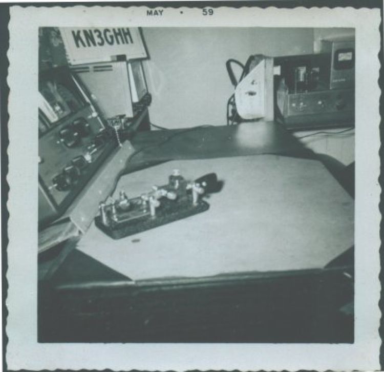 Just a close-up of the Johnson Speed-X bug. I really wanted a Vibroplex but they were $20 and the Speed-X $15, and on $6 a week from the paper route that made the difference! The single-6146 transmitter is at the right.