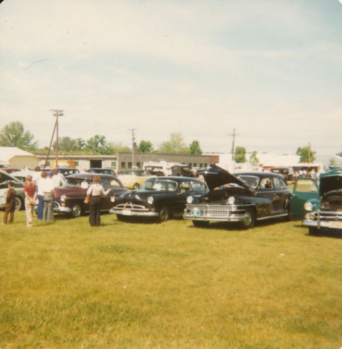 The Sunday car show. The Pacemaker's scruffy appearance drew some chuckles... but I doubt if anyone drove as far to the meet as I did!