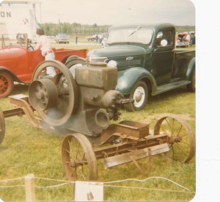 One of Seigriest's stationary engines. (I knew a boy named Donnie Seigriest; wonder if this engine's owner is any relation.)