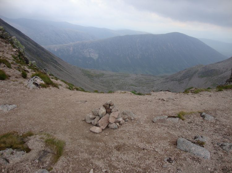 Within 10 minutes, though, after deciding to turn back and head directly back up to the ridge, I came to this cairn... obviously identifying the correct path! Just as I hung a left, up toward Cairn Toul, my two friends from Devil's Point arrived. Knowledgeable and experienced, they picked out the path through the boulders like mountain goats, and I followed them!
