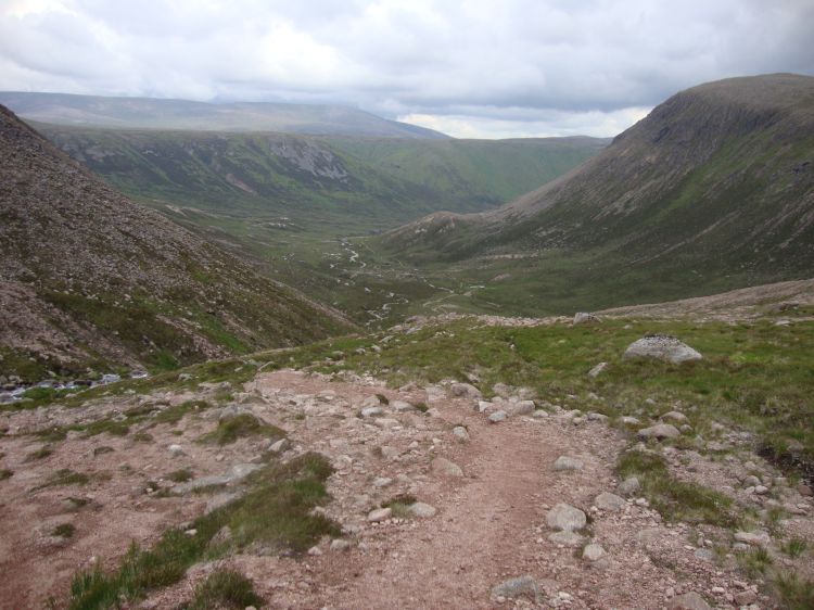 Ten minutes later, about half-way up to the plateau where the trail T's, at Loch Etchachan, to Ben MacDui (left) and Loch Avon and Shelter Stone (right), I looked back for this photo. The little white Hut is visible.  