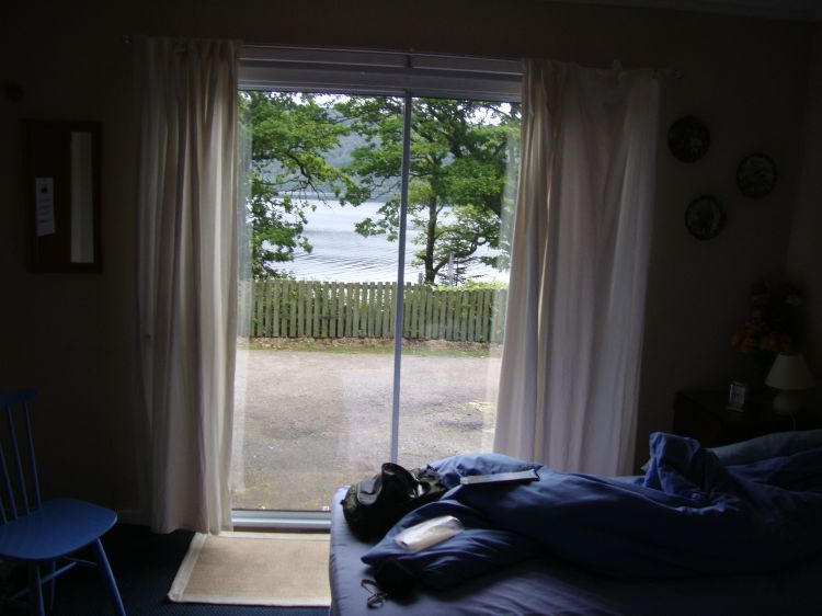 Tuesday night, unable to find a good camping site, I stayed at Briarbank B&B, on A82 (it's downhill, between that fence and Loch Ness) at Altsaigh. The hosts were pleasant, the breakfast (and optional dinner) good, and bed comfortable... at L20 I think it was a bargain.