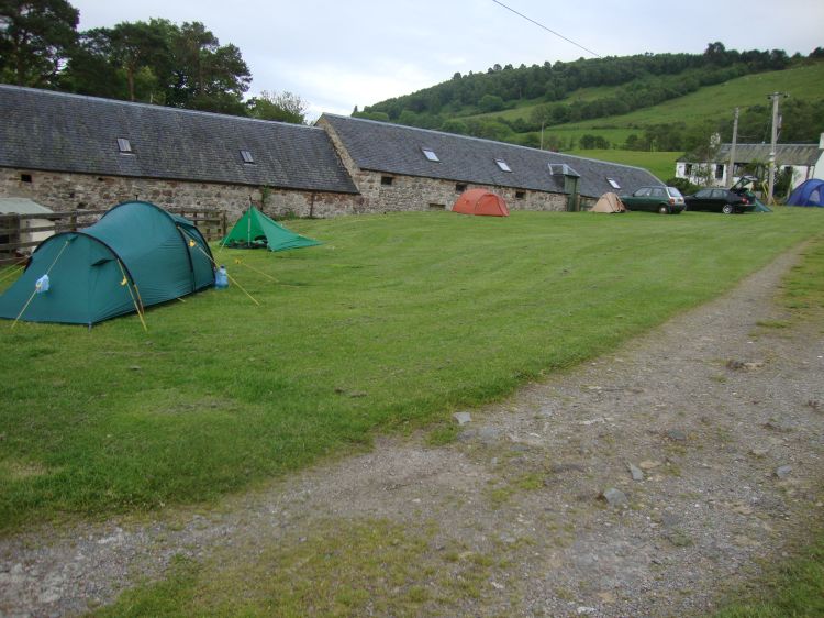 Wednesday night, Borlum Farms, Lewiston, just south of where I'd come out on A82 at 1:15 PM. Wrongly believing there was camping north at Drumnadrochit, I walked there and had to backtrack, arriving here at 2:30 PM. A working horse farm, it has a sheltered cooking area with sink and water. I'd seen the farm from that hill some time between noon and 1:00 PM.