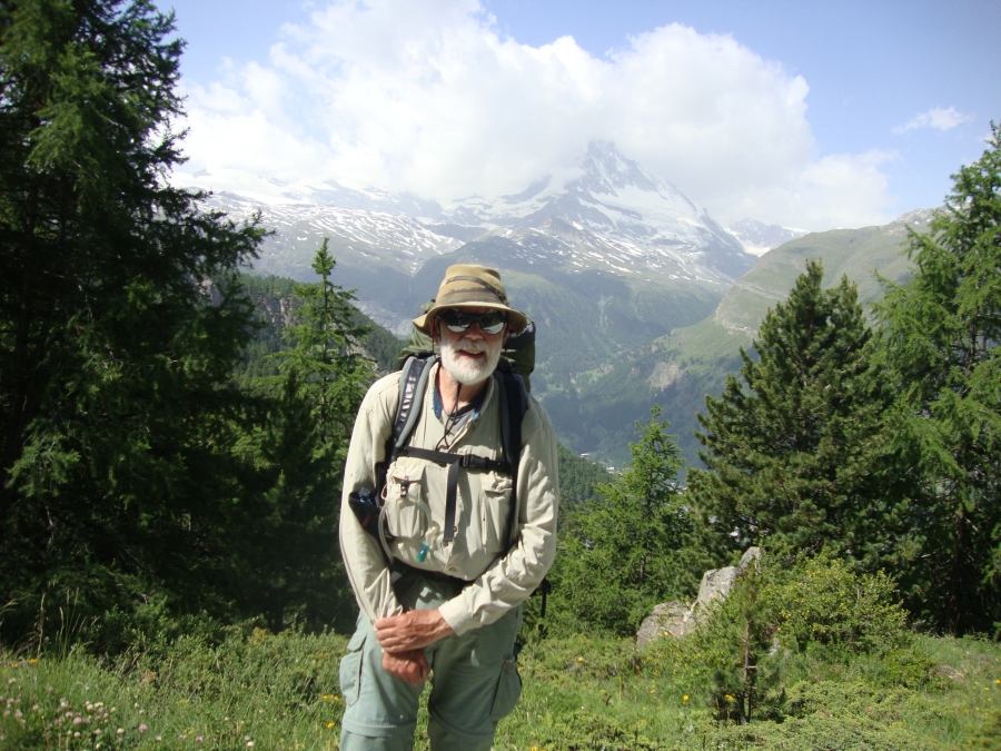 After 2 1/2 hours I'm now 5 minutes south of Tufteren. The easy way would have been the Sunegga cog railway, which I passed 20 minutes ago! Zermatt and the Matterhorn provide the background here; my photographer, a young woman passing by, apologized for the cloud cover.