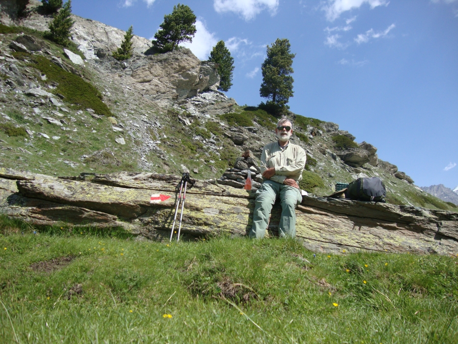 At noon, I stopped for a half-hour lunch at this pleasant trail intersection, 700 meters higher than my Zermatt start.  