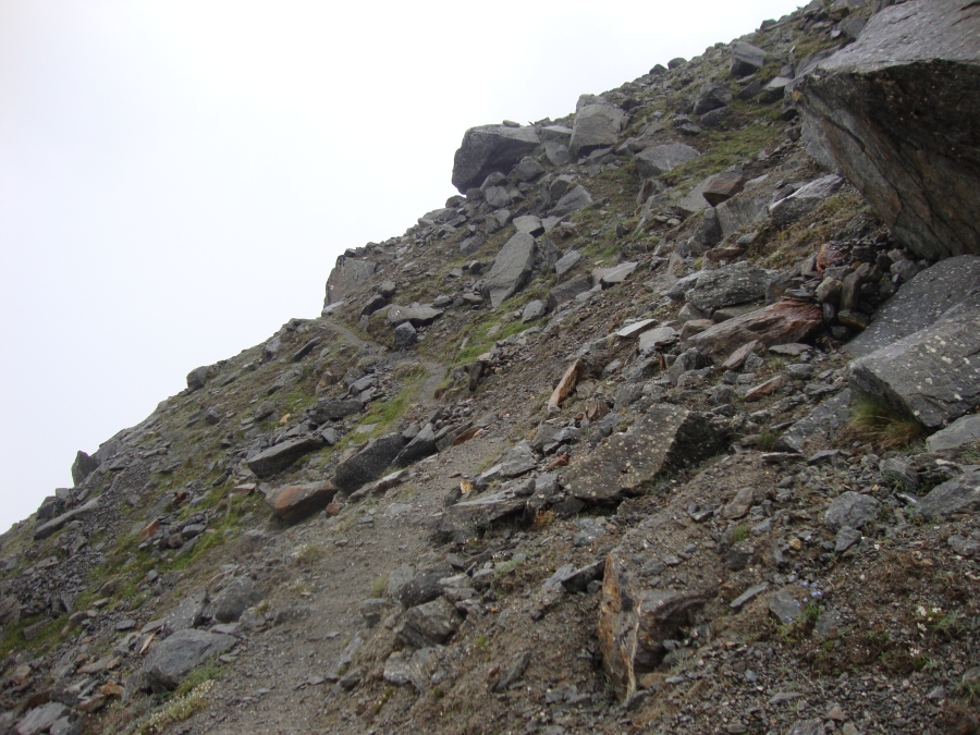 Forty-five minutes out of my lunch stop, the Europaweg still looks like this. A mark can be seen on the rock just left of center, where the trail seems to be going off into space!
