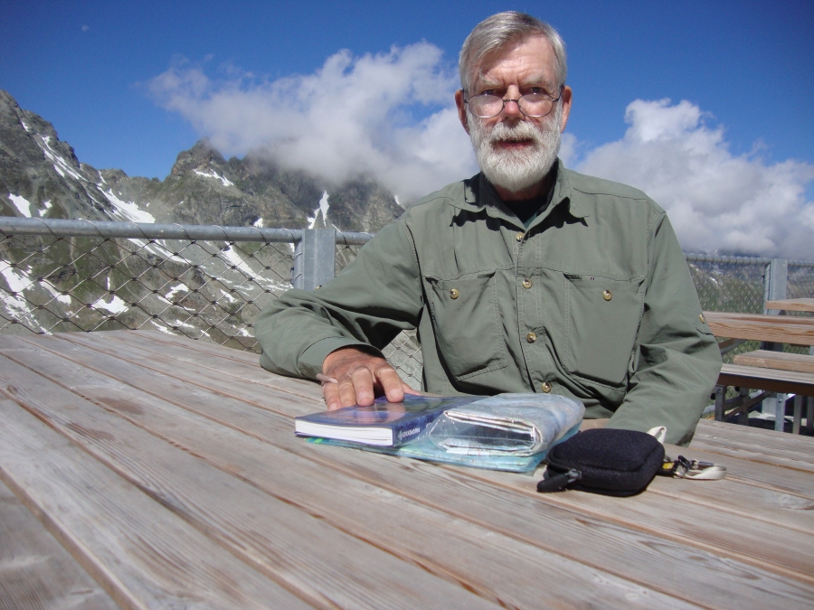 On the deck, I'm recuperating from yesterday. On the final rocky switchback ascent, I was stopping to rest every 50 paces --- and they were mighty short paces, at that! 
