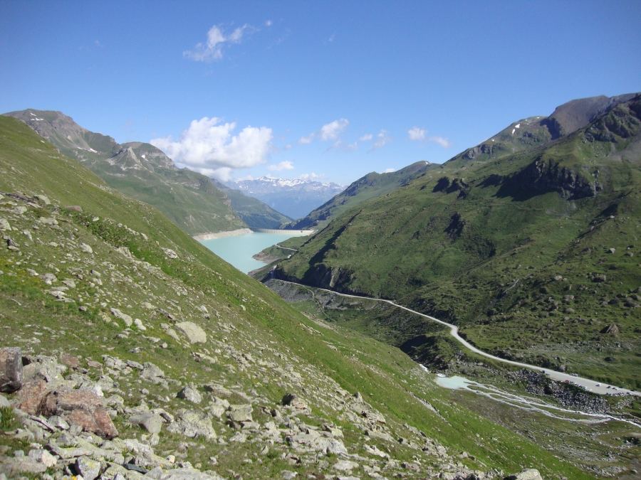 An hour later, shortly after 10:00 AM, a nice view of Lac de Moiry and the Barrage emerged. Also clear is the path I took: first downhill off the road, then crossing it and continuing uphill.