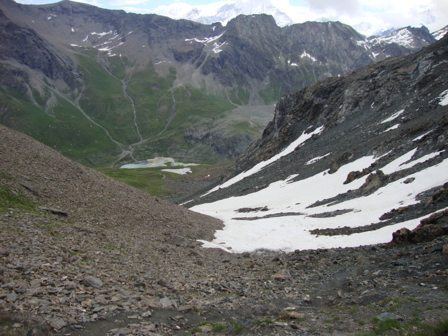 This 11:30 shot from the Col looks back the way I've come. Lac de la Bayenna and the Glacier Parking Area are visible.